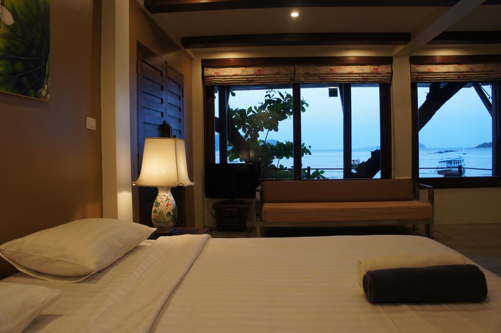 Rawai View Beachfront Exterior photo
